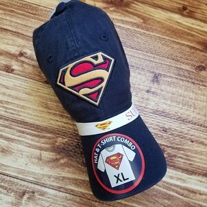 DC Comics Men's XL Superman Logo Shirt Navy Hat Combo Gift Set